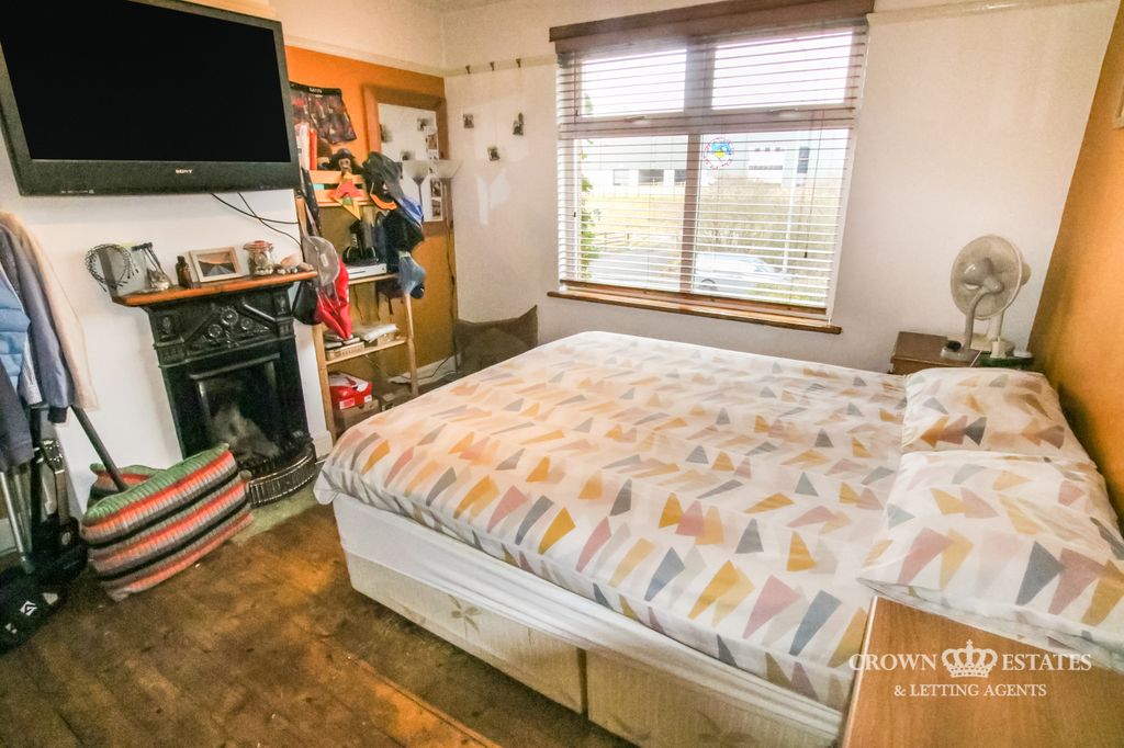 Property photo 3 of 28