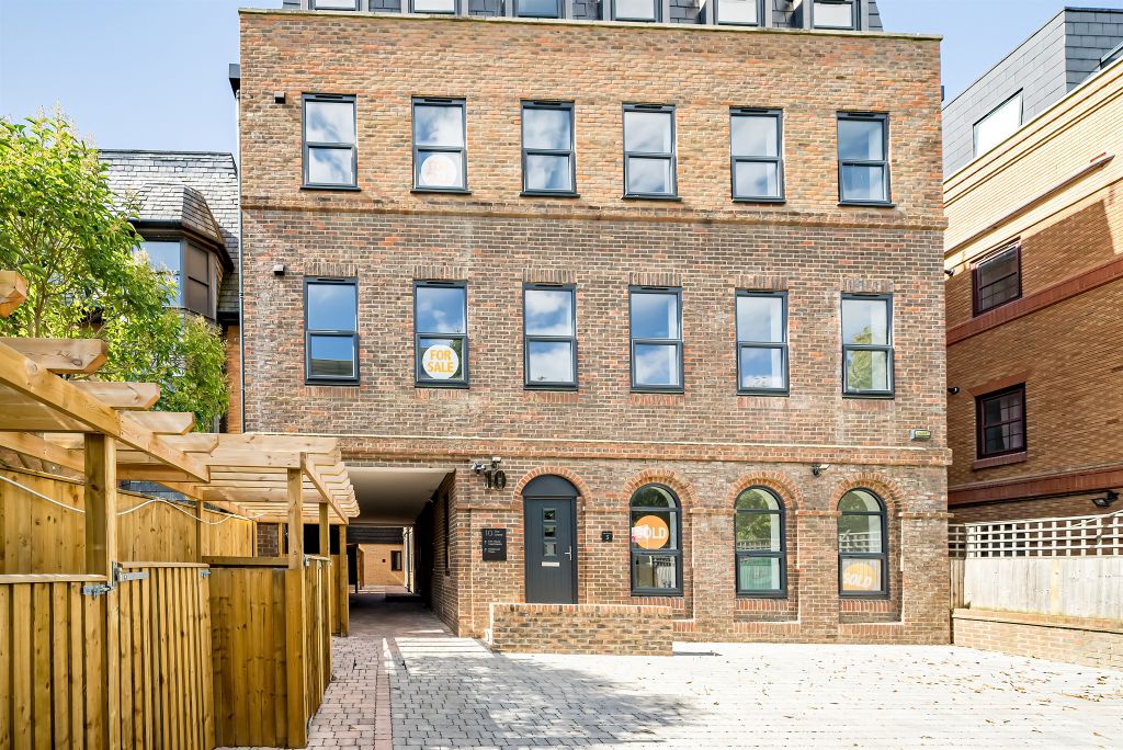 Property photo 1 of 12