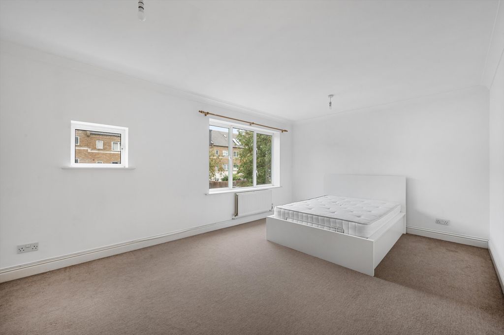 Property photo 3 of 12 Image