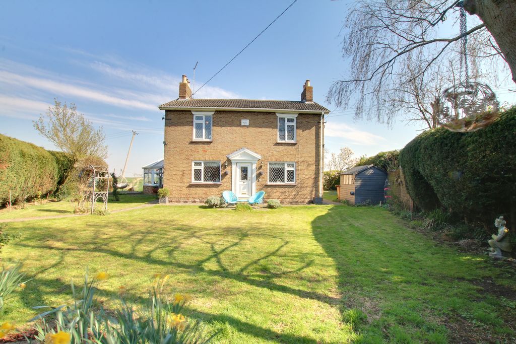 Property photo 1 of 27