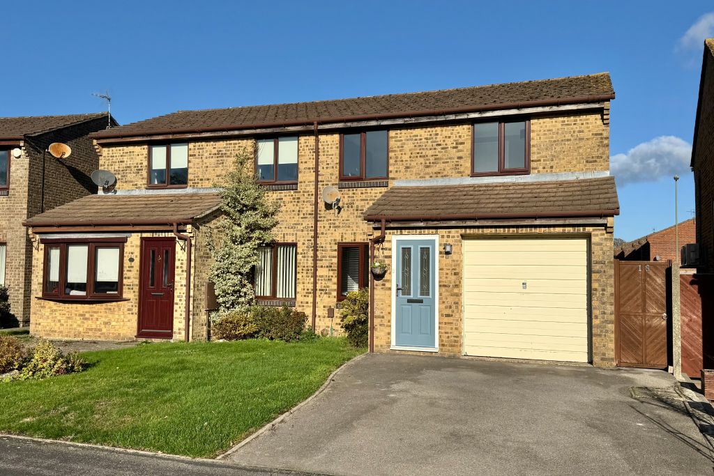 Property photo 1 of 14 Front