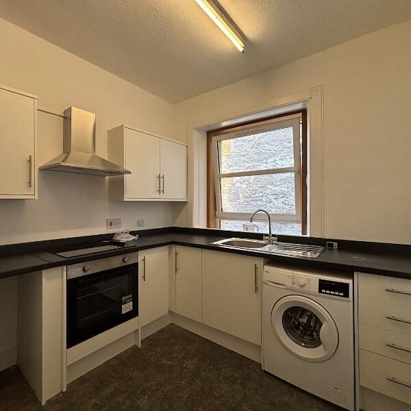 Property photo 3 of 9 Kitchen