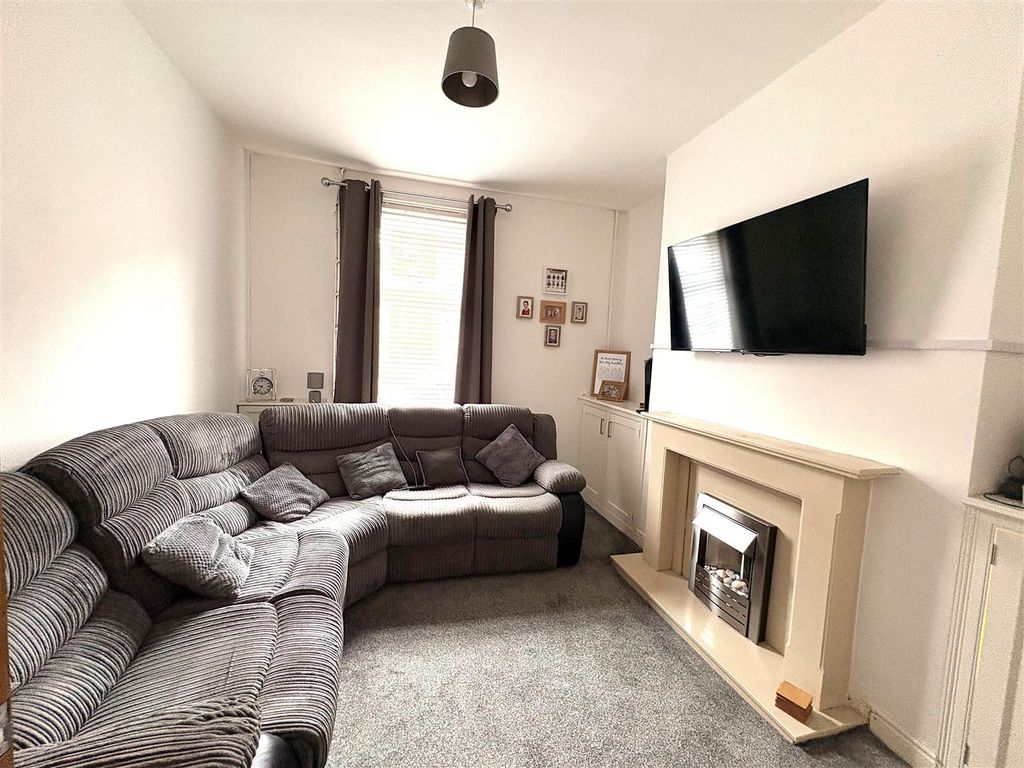 Property photo 3 of 14 Lounge 1.Jpg