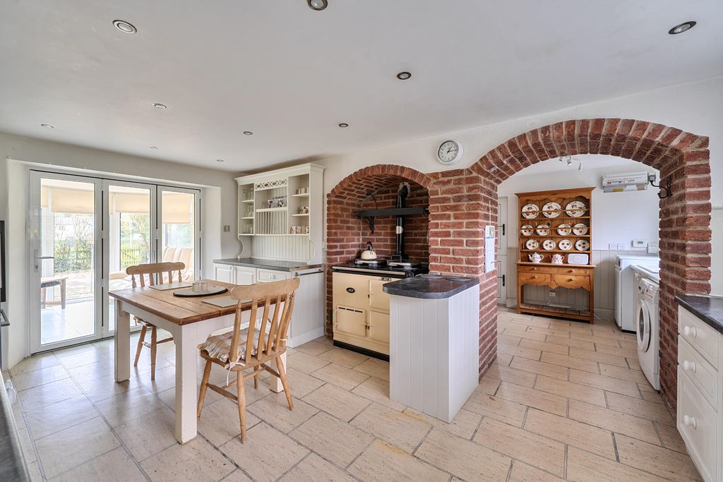 Property photo 2 of 28 Kitchen
