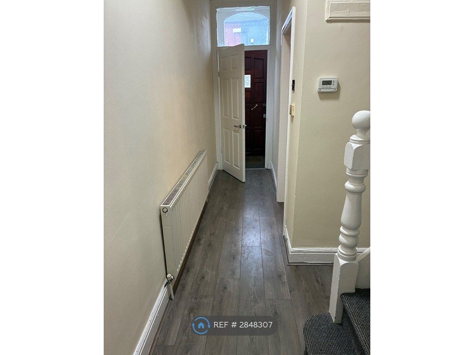 Property photo 2 of 23