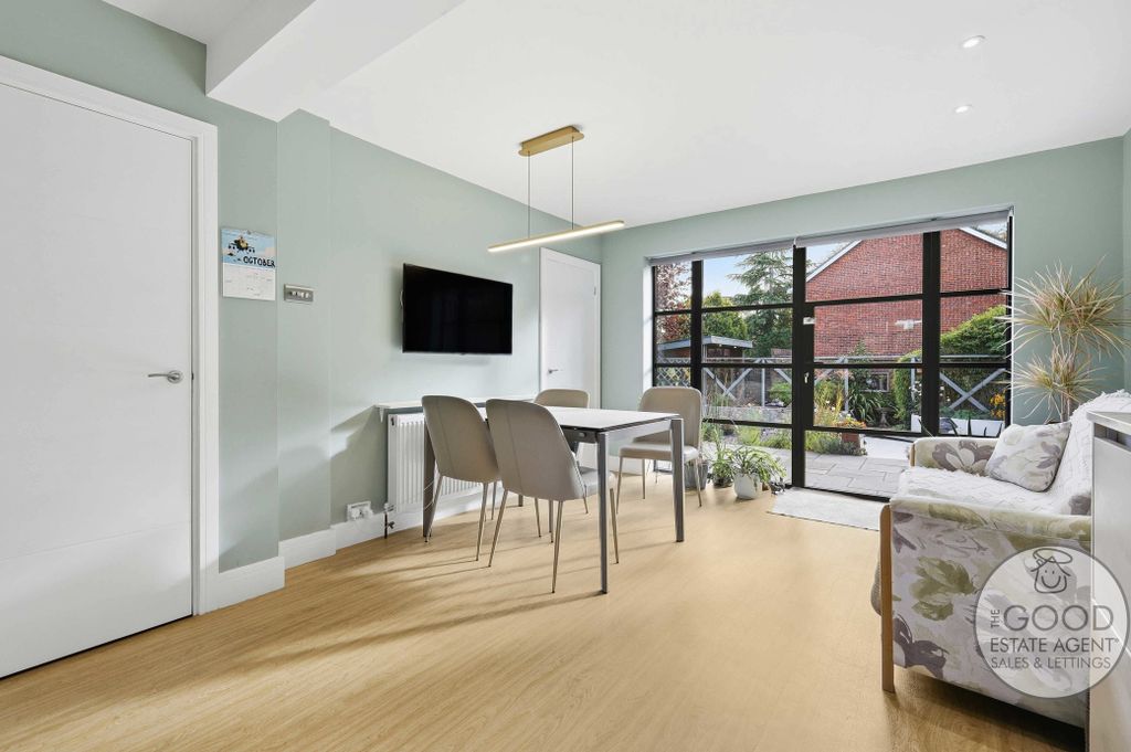 Property photo 3 of 27