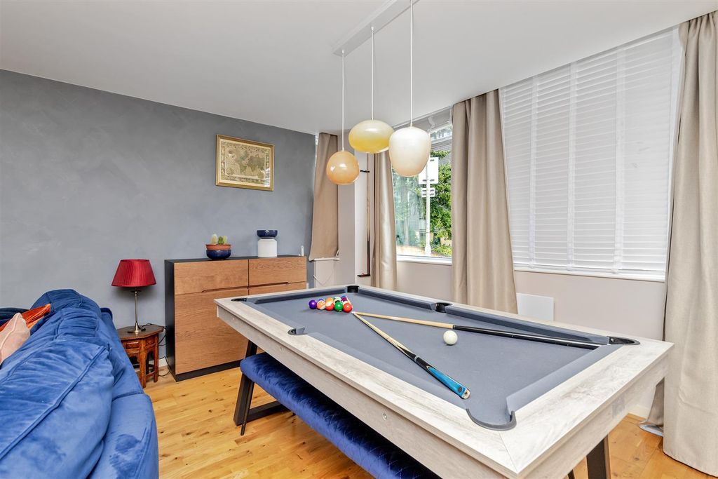 Property photo 3 of 15 1Meddcourt-17.Jpg