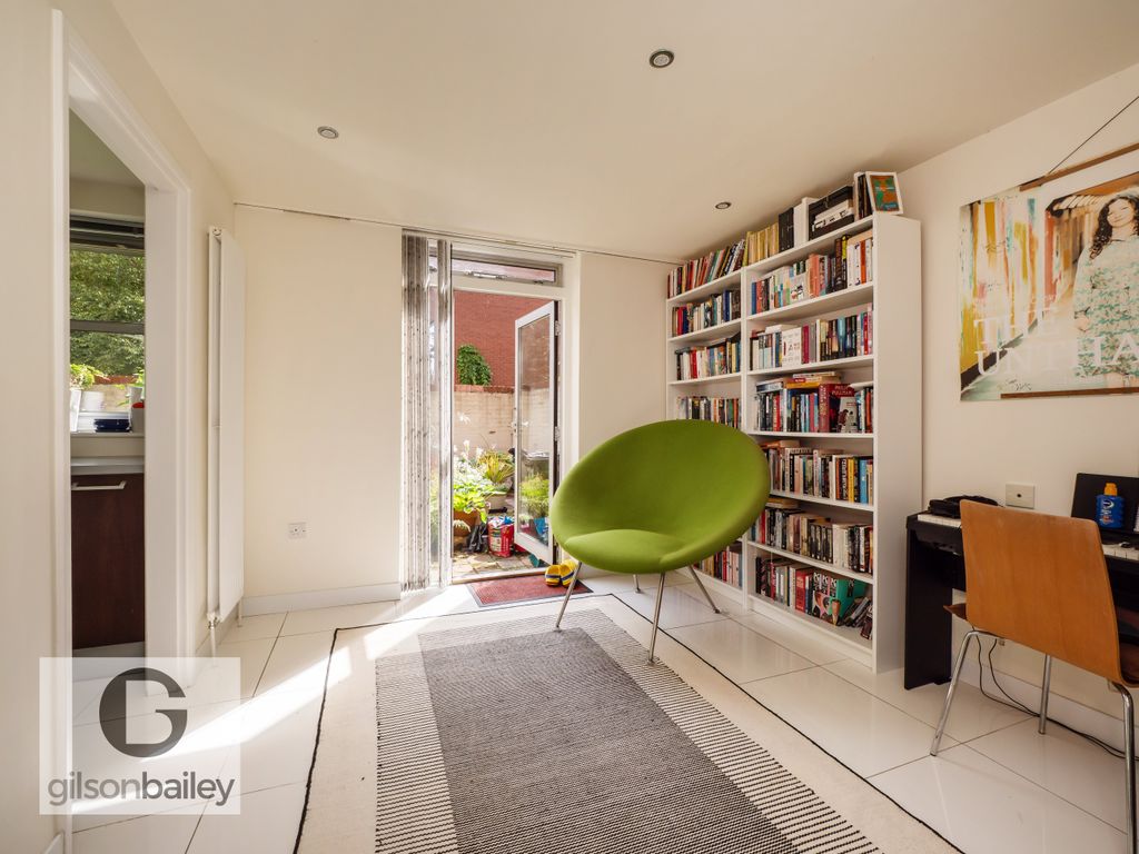 Property photo 3 of 12 31Friarscourt-22