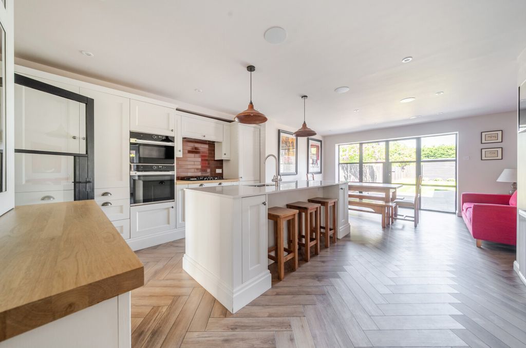 Property photo 2 of 32 1448755-4-69Ea5E4...