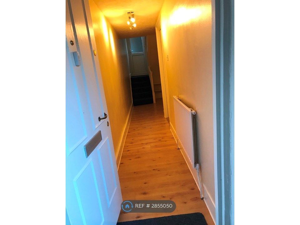 Property photo 3 of 11 Entrance