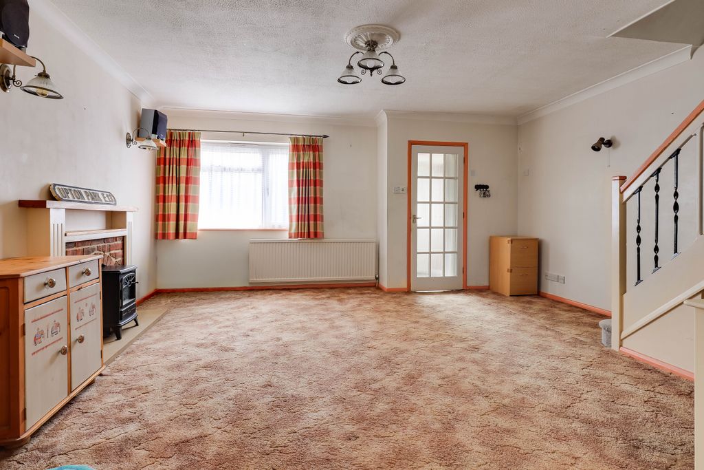 Property photo 3 of 19 Img10