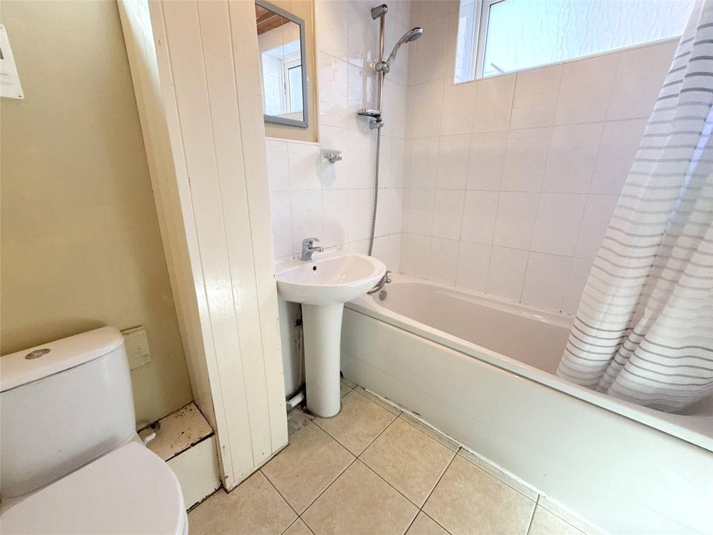 Property photo 3 of 16 Bathroom