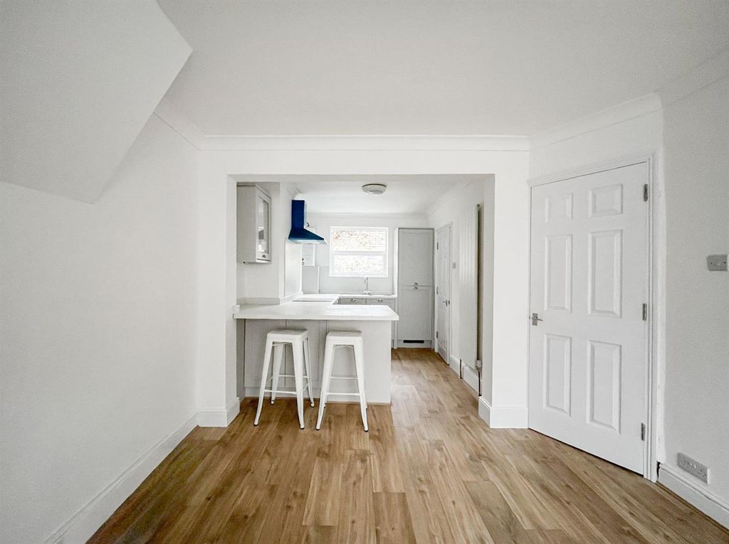 Property photo 3 of 19 15-Image14.Jpg