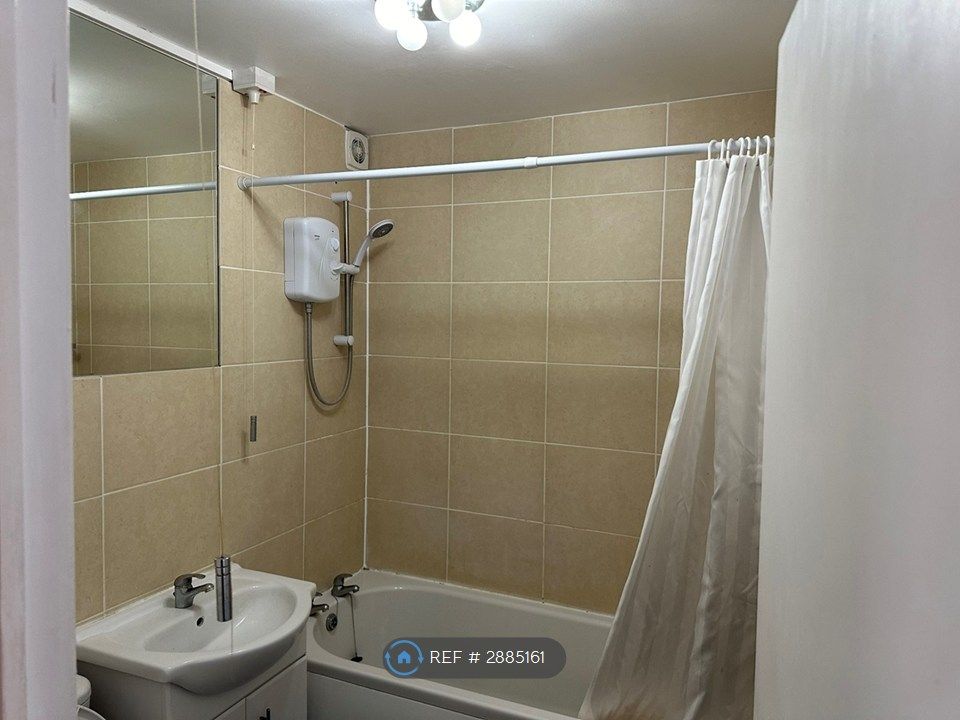 Property photo 2 of 6 Bathroom