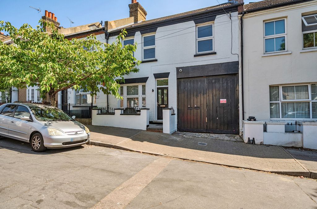 Property photo 1 of 13 1508549-1-6A7Dad0...