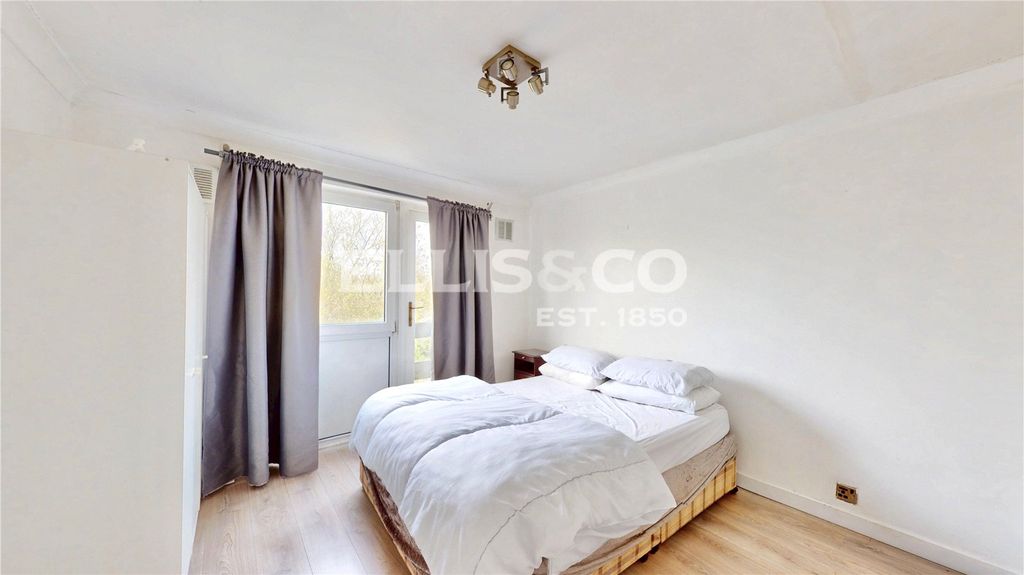 Property photo 3 of 8 Picture No. 20