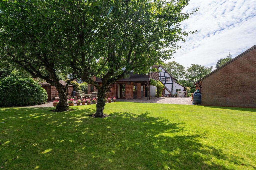 Property photo 2 of 22 Golden End Cottage, 49 Kenilworth Road-30_Lo.Jpg