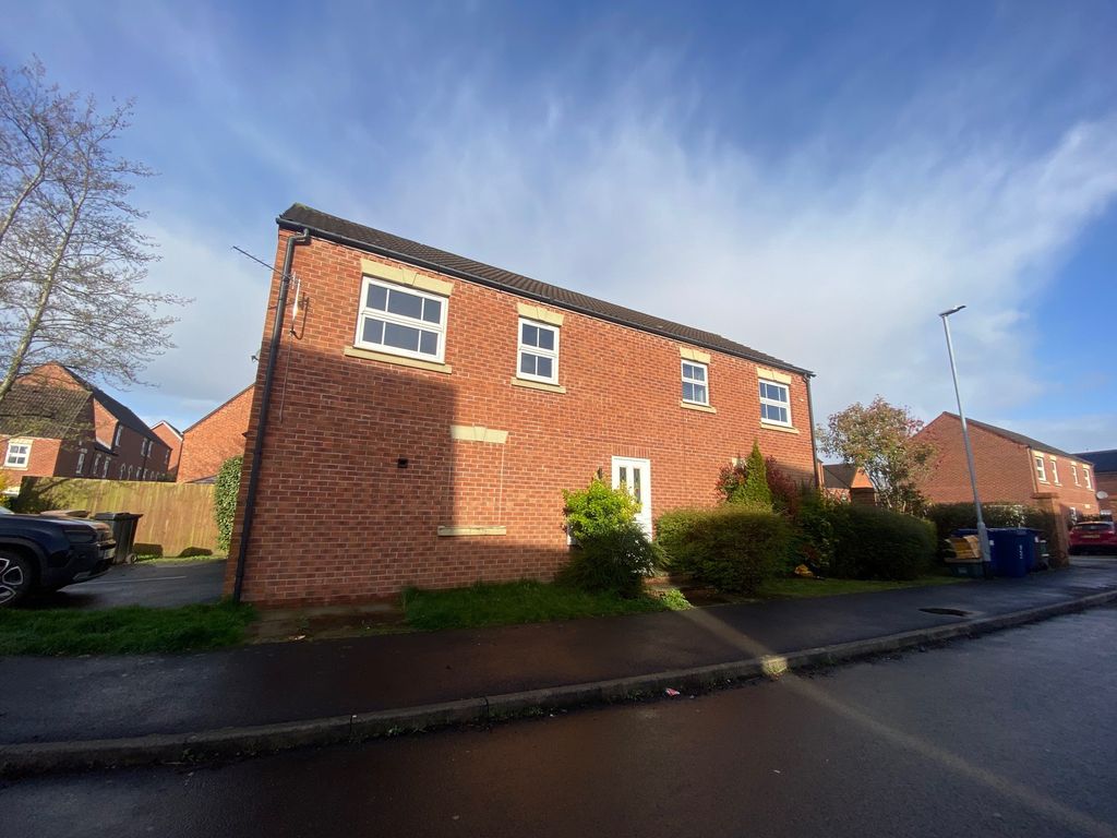 Property photo 2 of 12