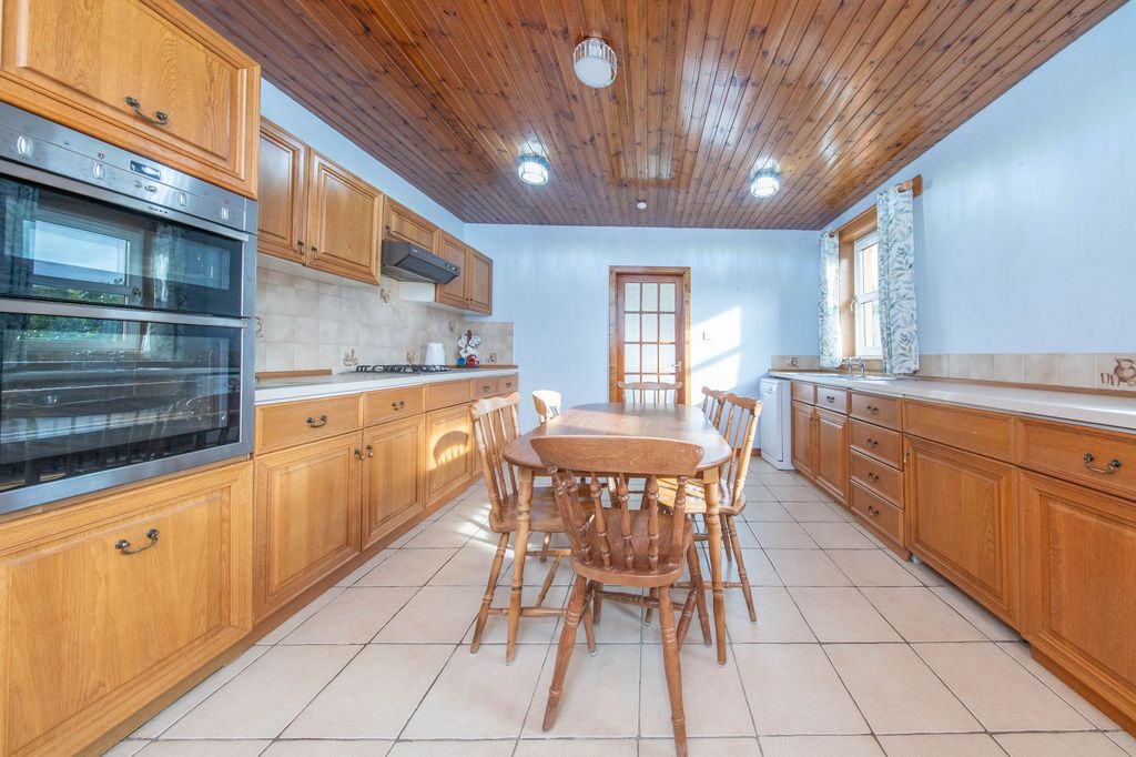 Property photo 3 of 24 Kitchen Diner