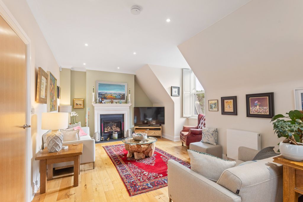 Property photo 3 of 38