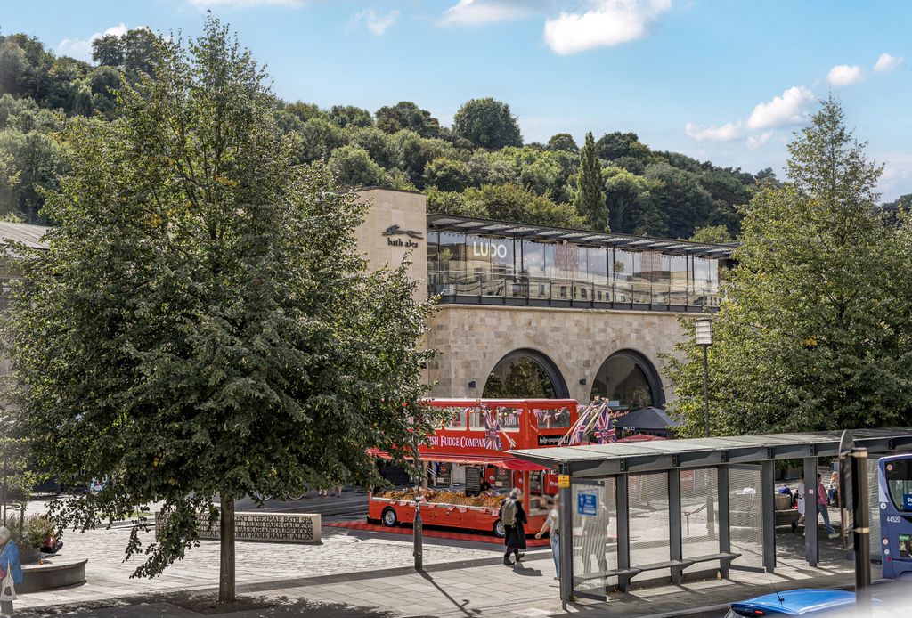 Property photo 1 of 11 1345992-21-68B1d5...