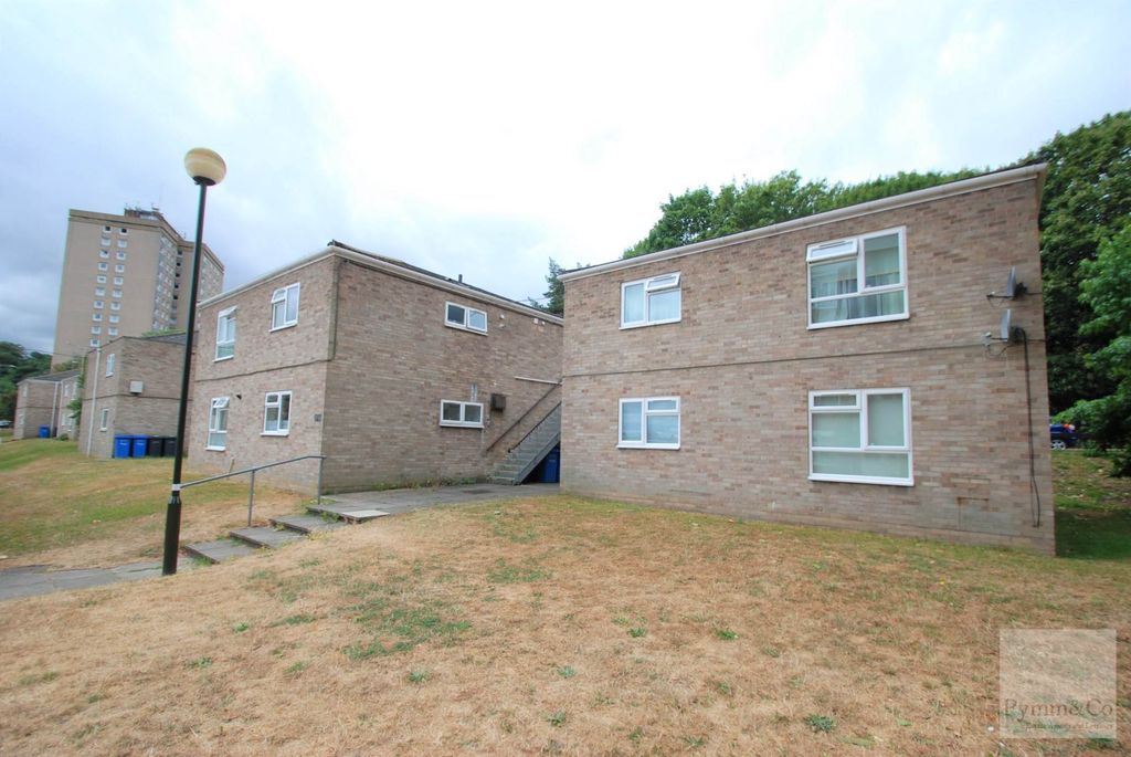 Property photo 1 of 5