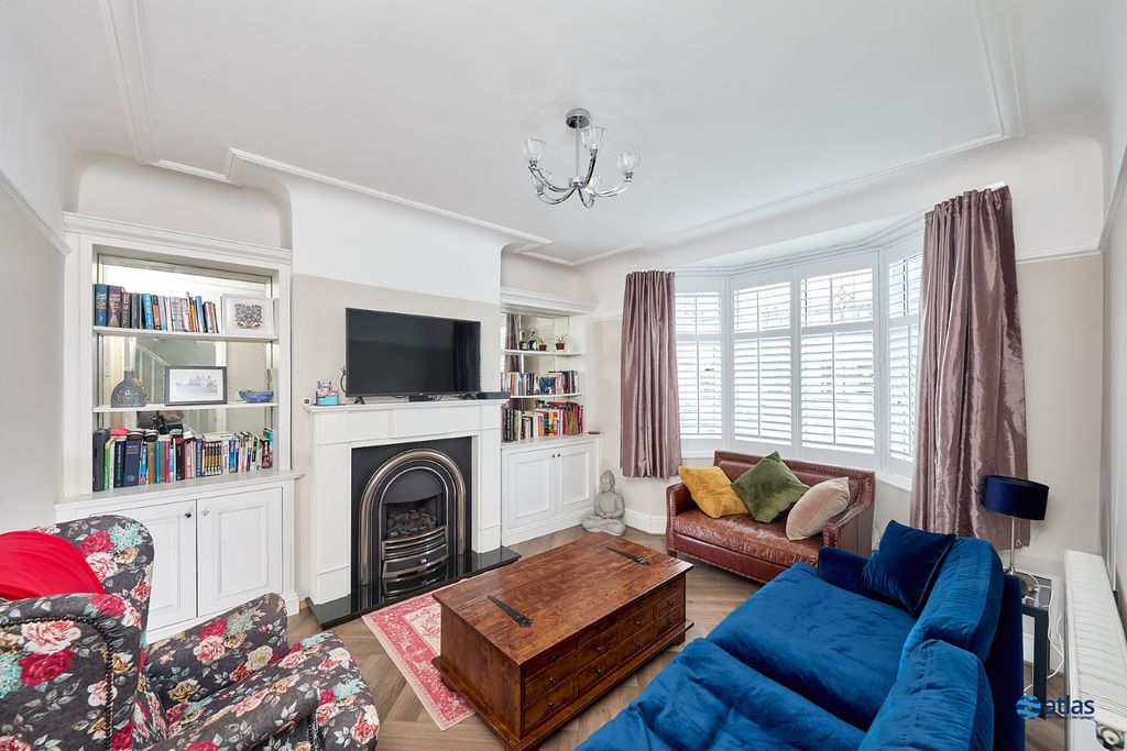 Property photo 3 of 16 Front Reception Room