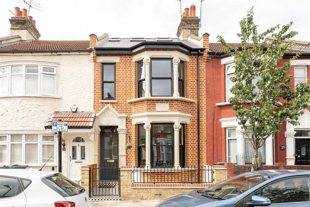 Property photo 1 of 56 Blenheim Road, E17