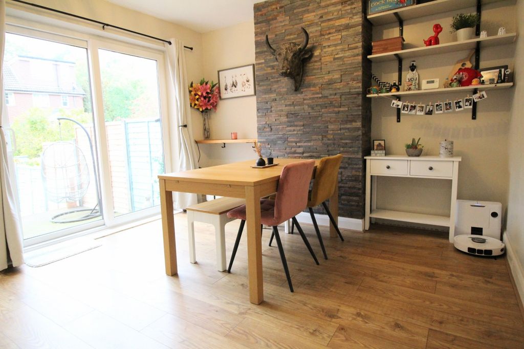 Property photo 2 of 21 Kitchen/Dining Room