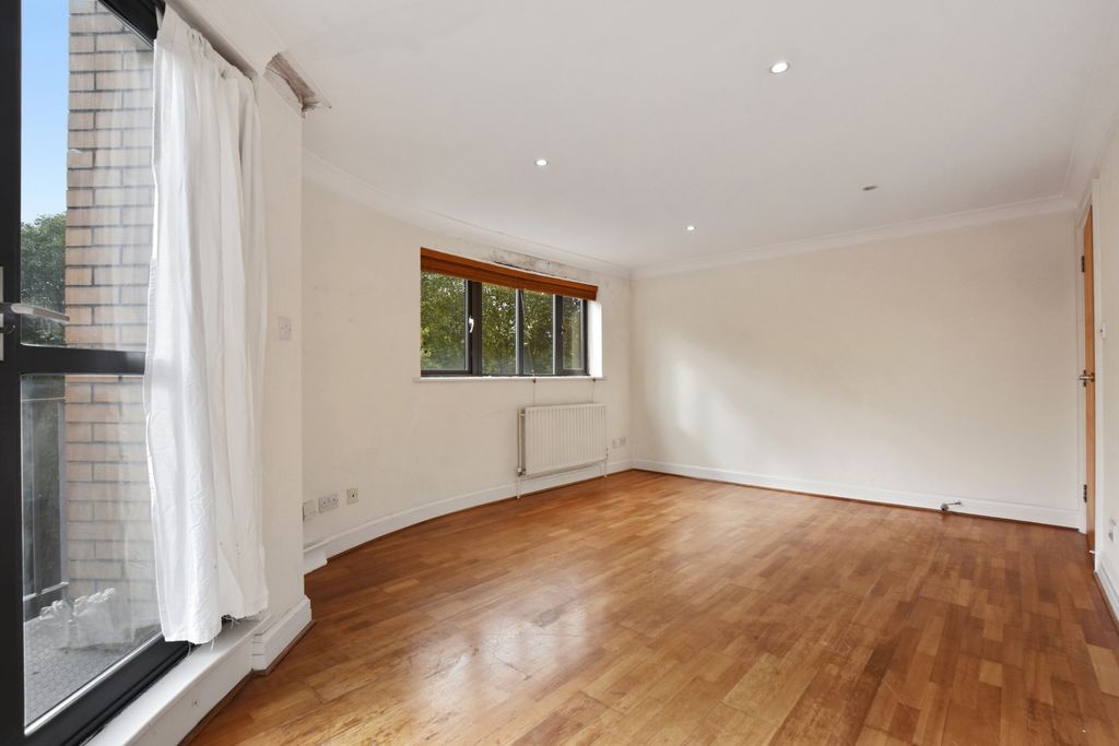 Property photo 2 of 13 Photo 14
