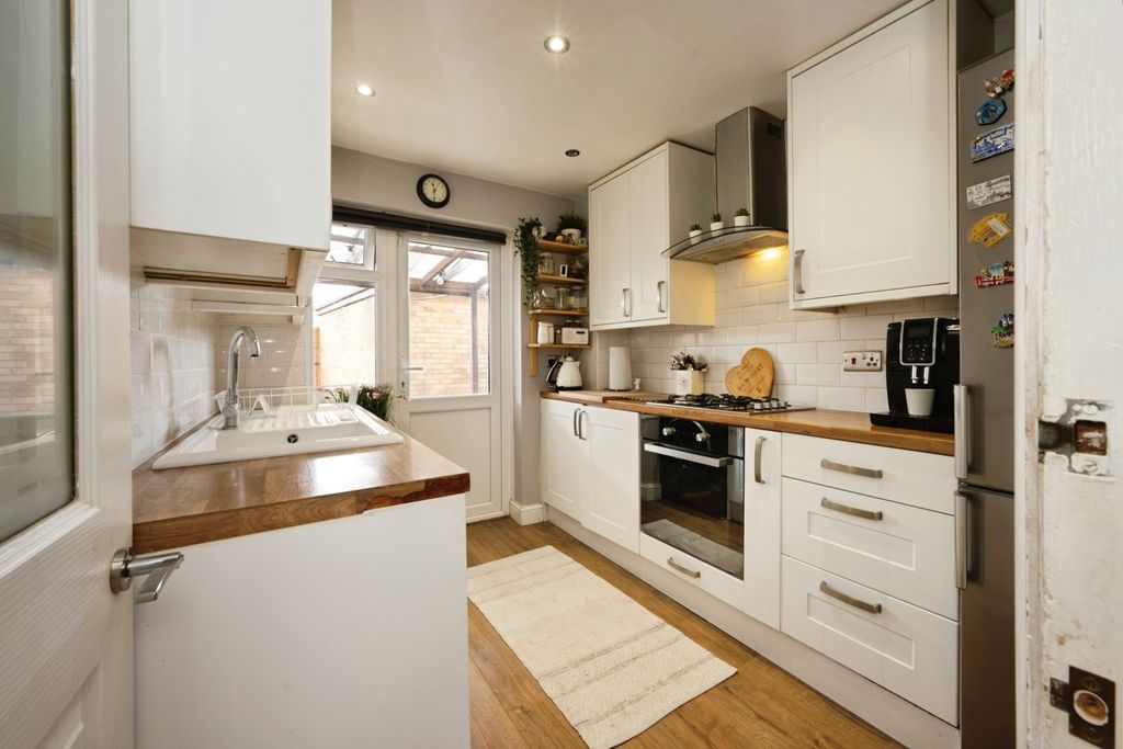 Property photo 3 of 14 Pbox-Img.Jpg