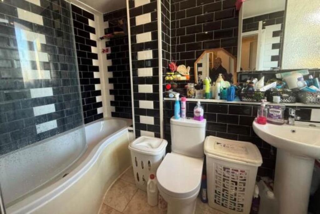 Property photo 3 of 8 148 Eynsham Drive, Abbey Wood, London, Se2 9Pt