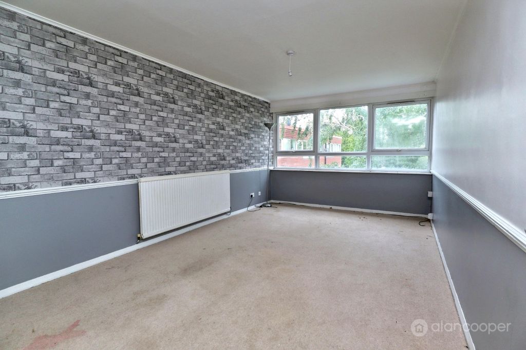 Property photo 3 of 16 5104703