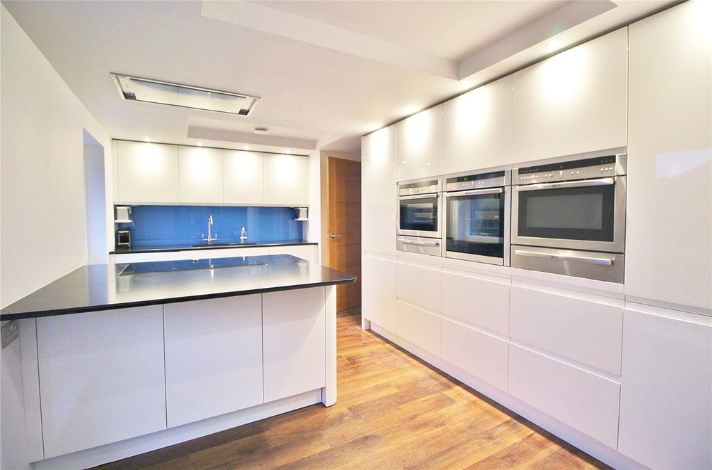 Property photo 3 of 25 Picture No. 29