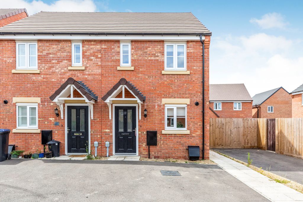 Property photo 1 of 11 Front