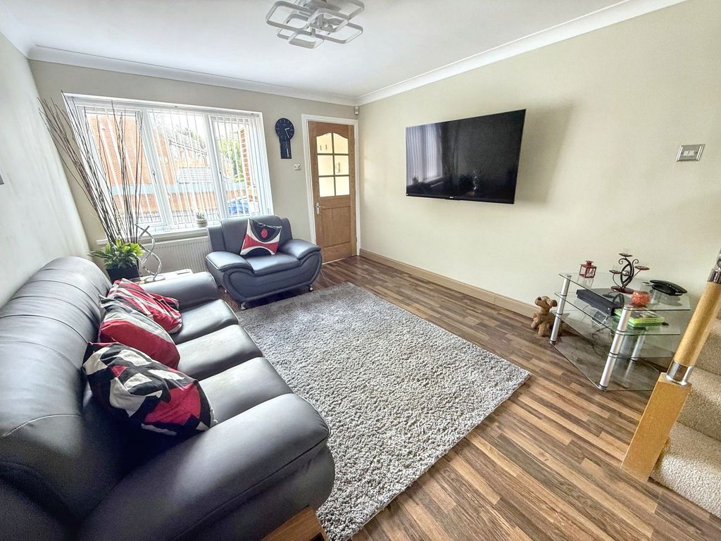 Property photo 3 of 25