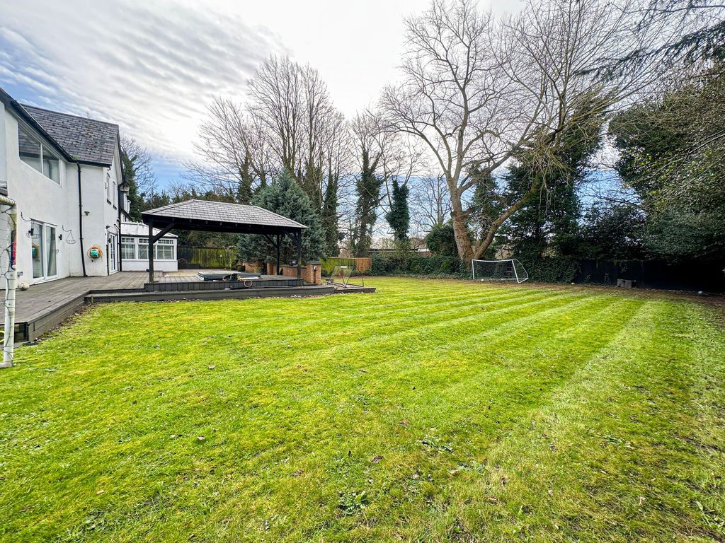 Property photo 3 of 20