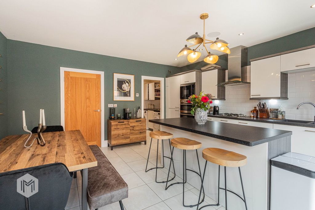 Property photo 2 of 34 Picture No. 16