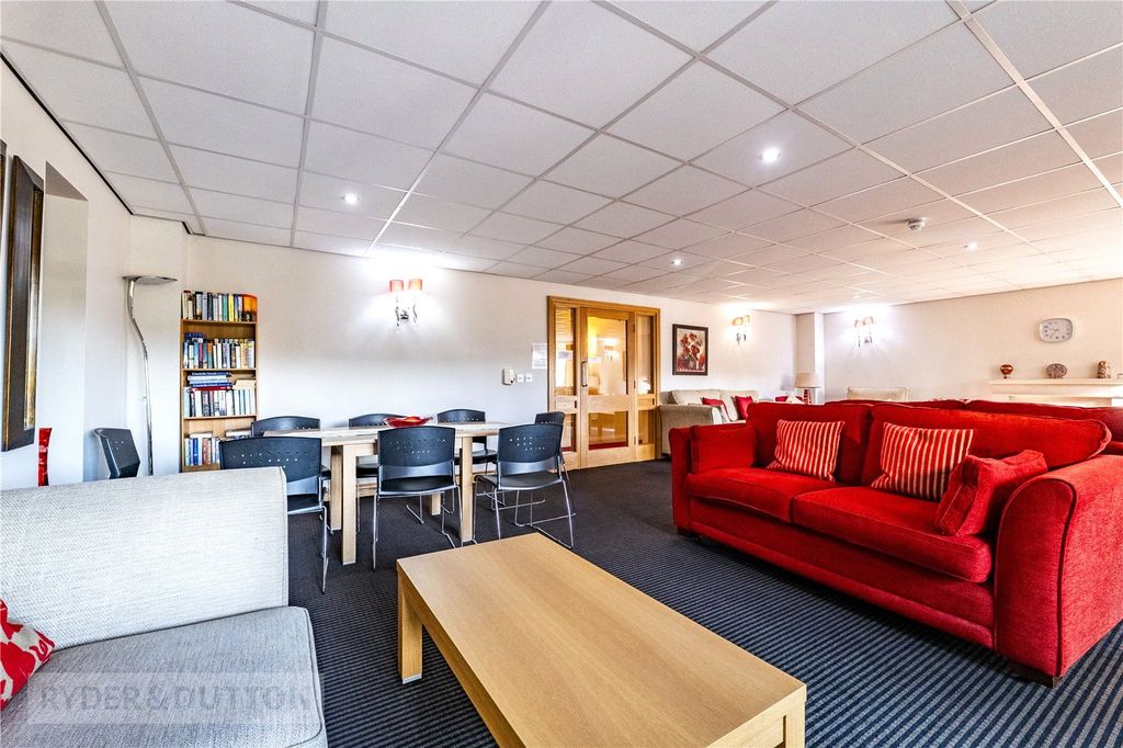 Additional image 11 of 2 bed flat for saleHuddersfield Road, Thongsbridge, Holmfirth, West Yorkshire HD9