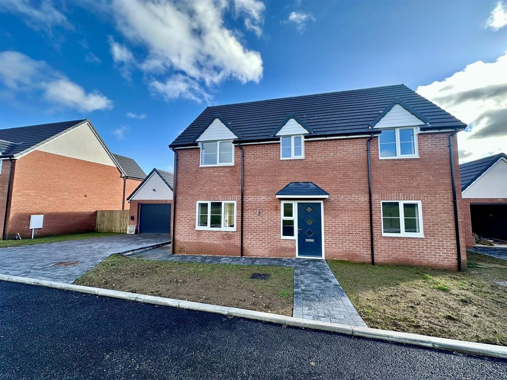 Property photo 1 of 35 Front Aspect