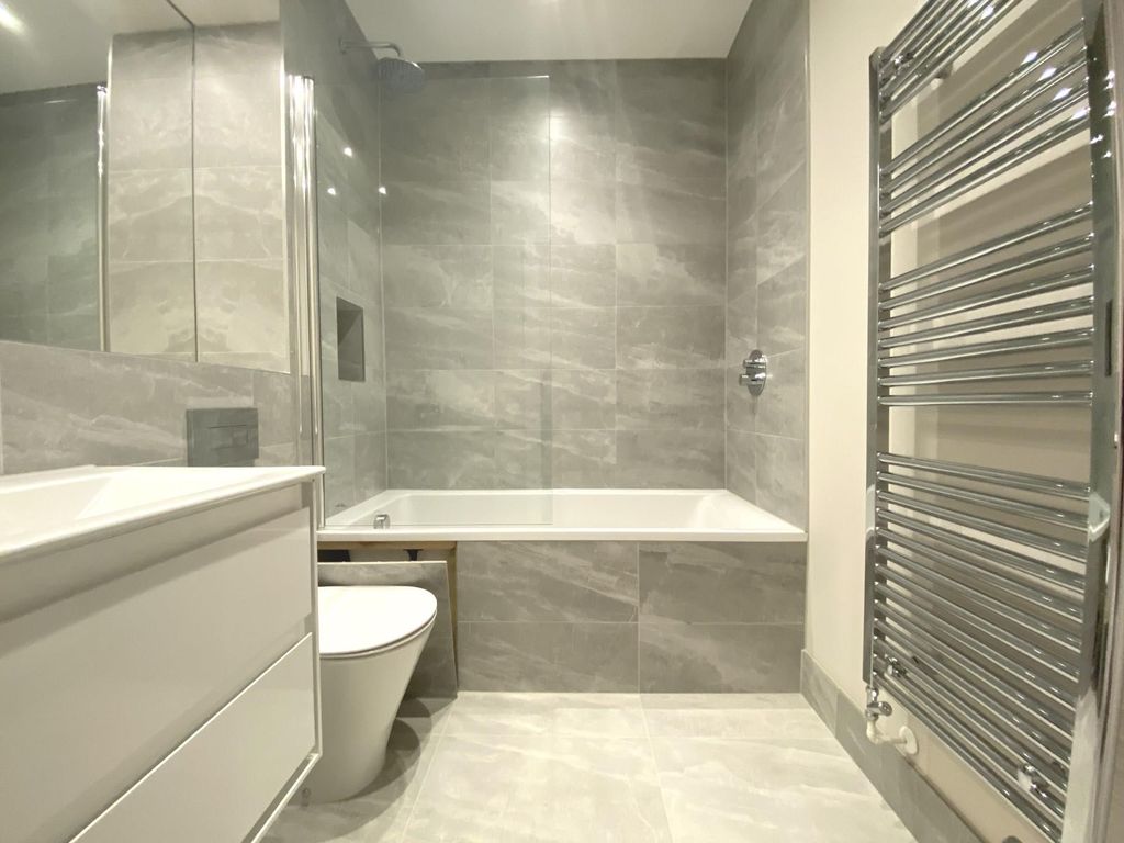 Property photo 3 of 8 30002481-Hr-3