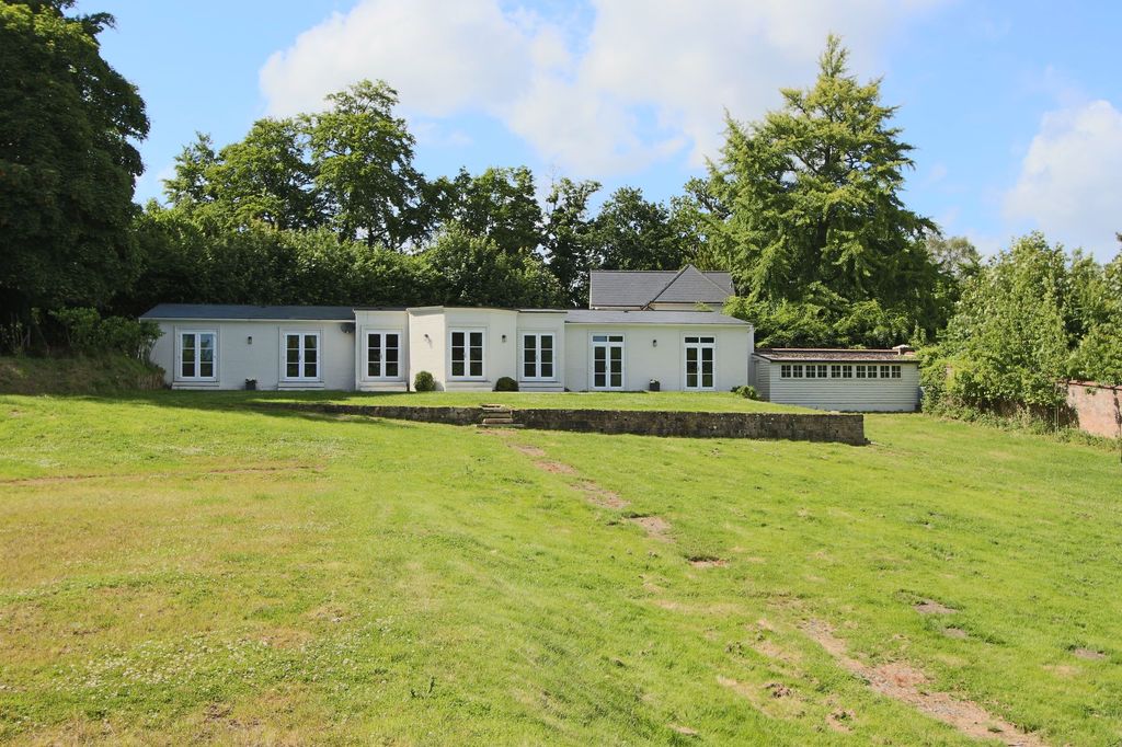 Property photo 1 of 21