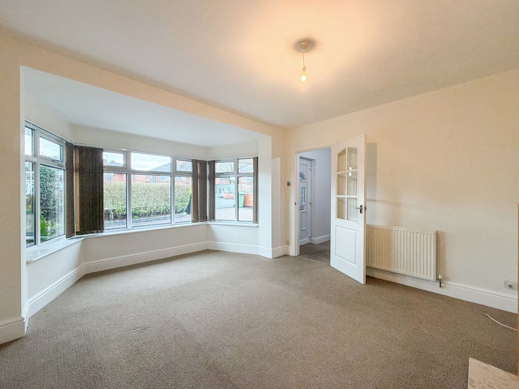 Property photo 3 of 19 Lounge