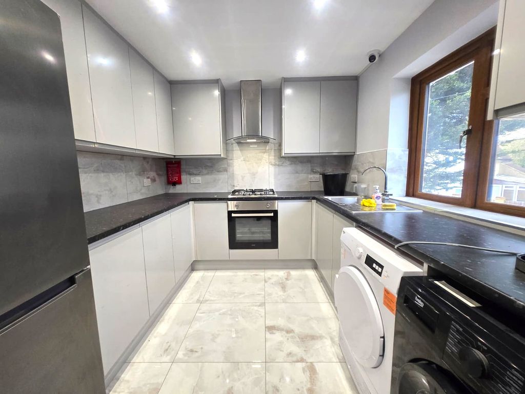 Property photo 2 of 2