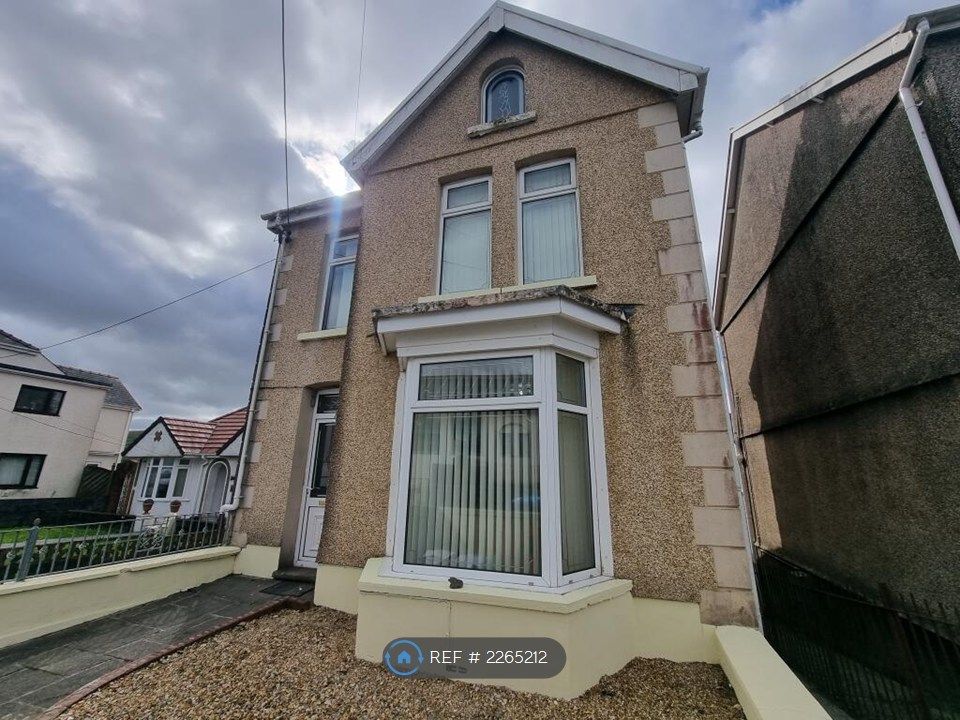 Property photo 1 of 17 Front