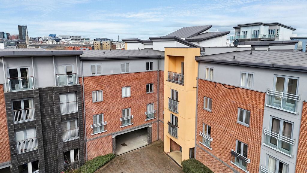 Property photo 1 of 22