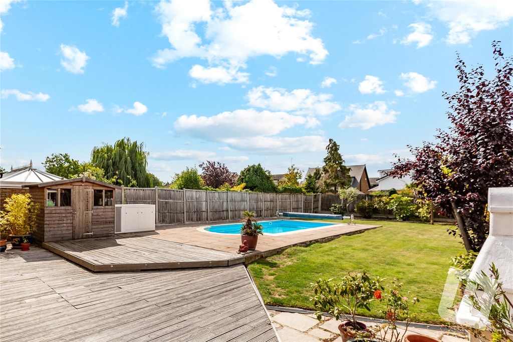 Property photo 2 of 25 Rear Garden