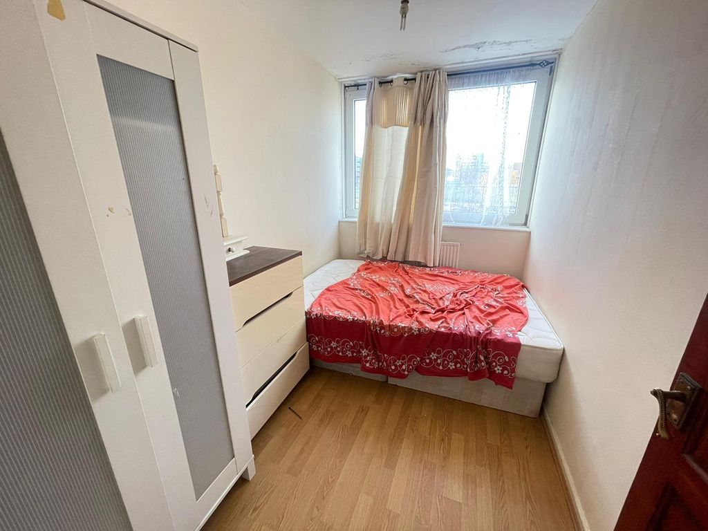 Property photo 1 of 3