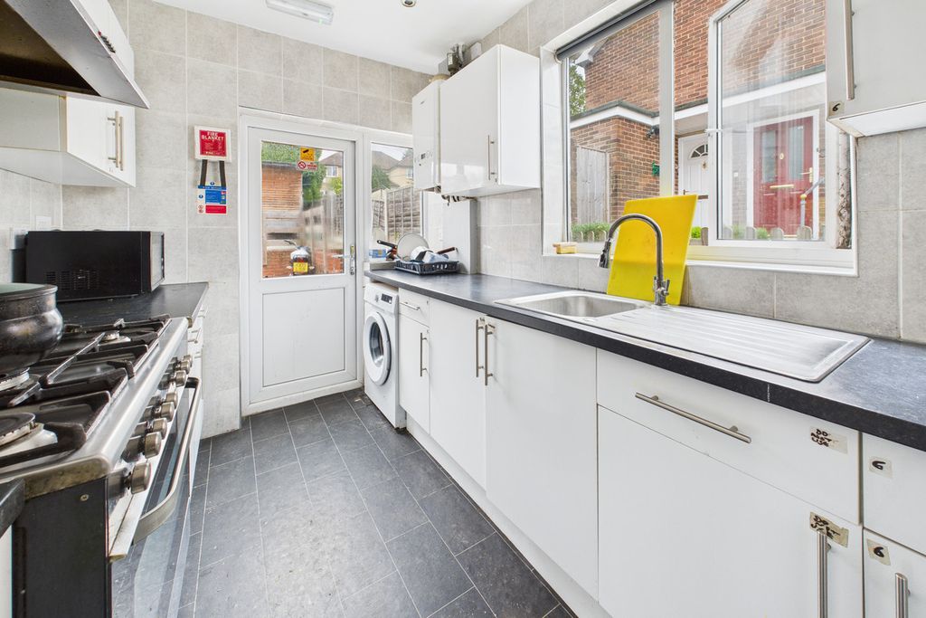 Property photo 2 of 9