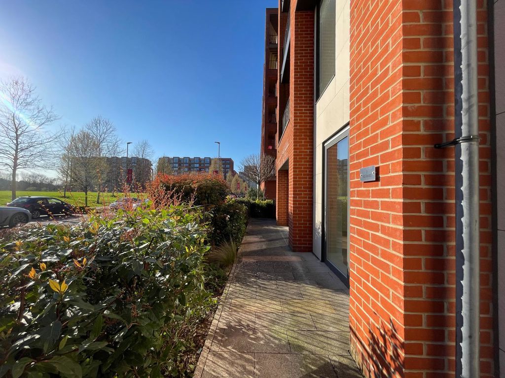 Property photo 1 of 12 Photo 12